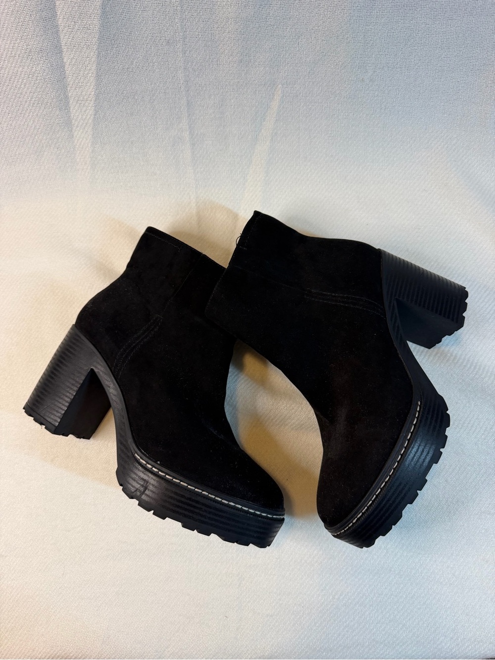 Torrid Black Faux Suede Platform Ankle Boots Block Heel Side Zip WW Size 9.5 WW